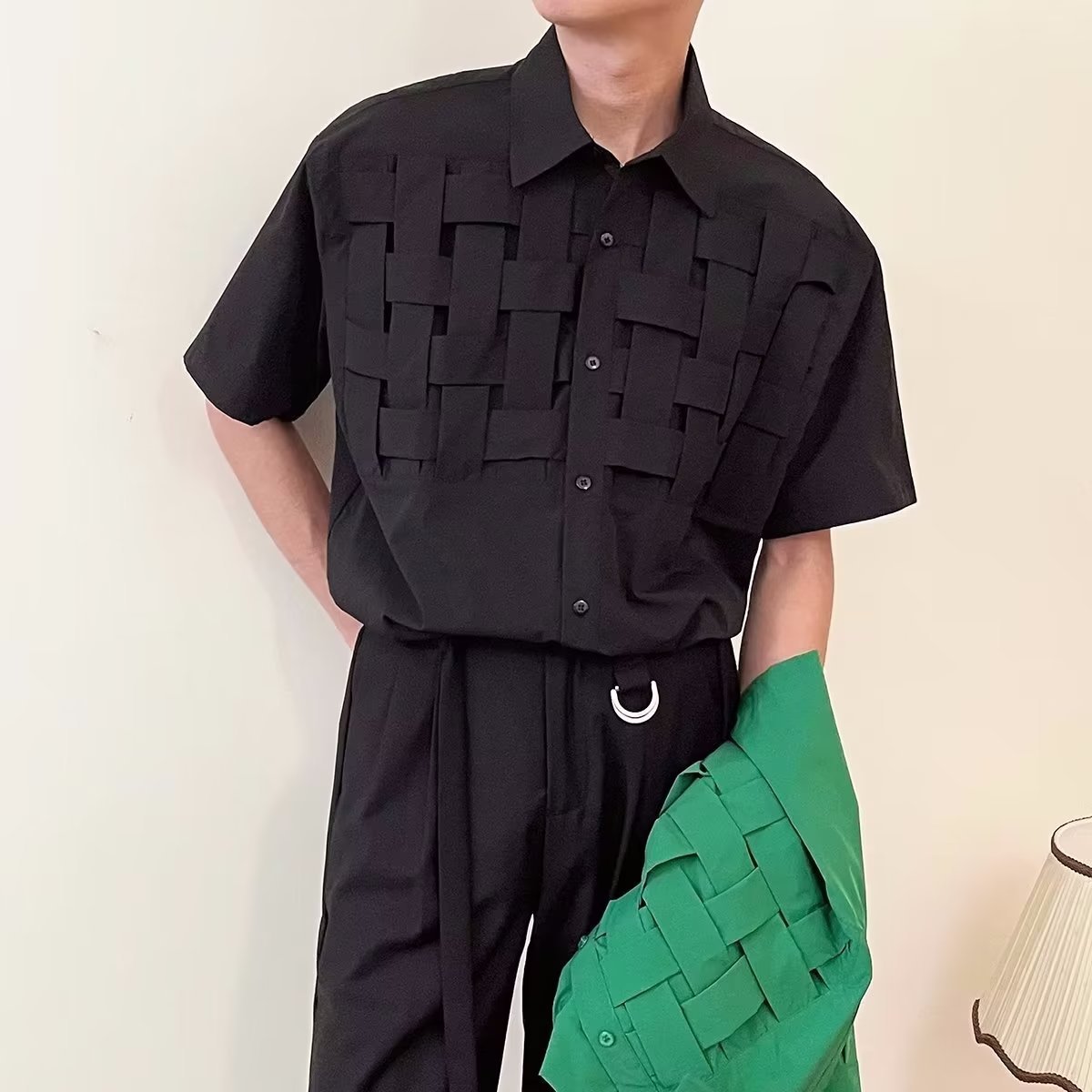 Chemise à manches courtes tissée à motif estival pour homme
